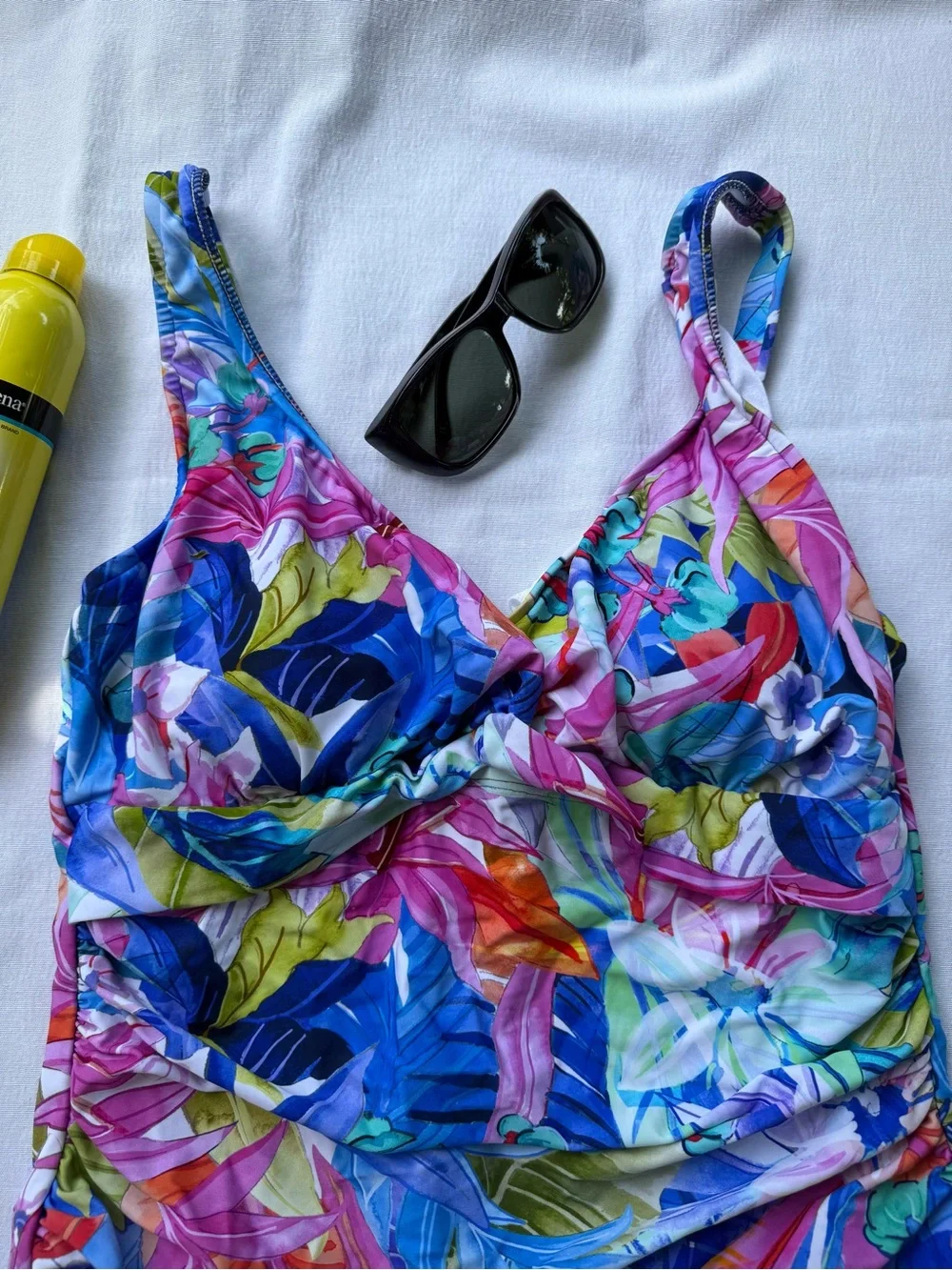 NEW Size 16W Maxine of Hollywood Floral side Ruching One-Piece Swimsuit
